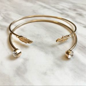 🎉 New 2 Piece Gold Plated Leaf & Crystal Bangle Bracelet Set